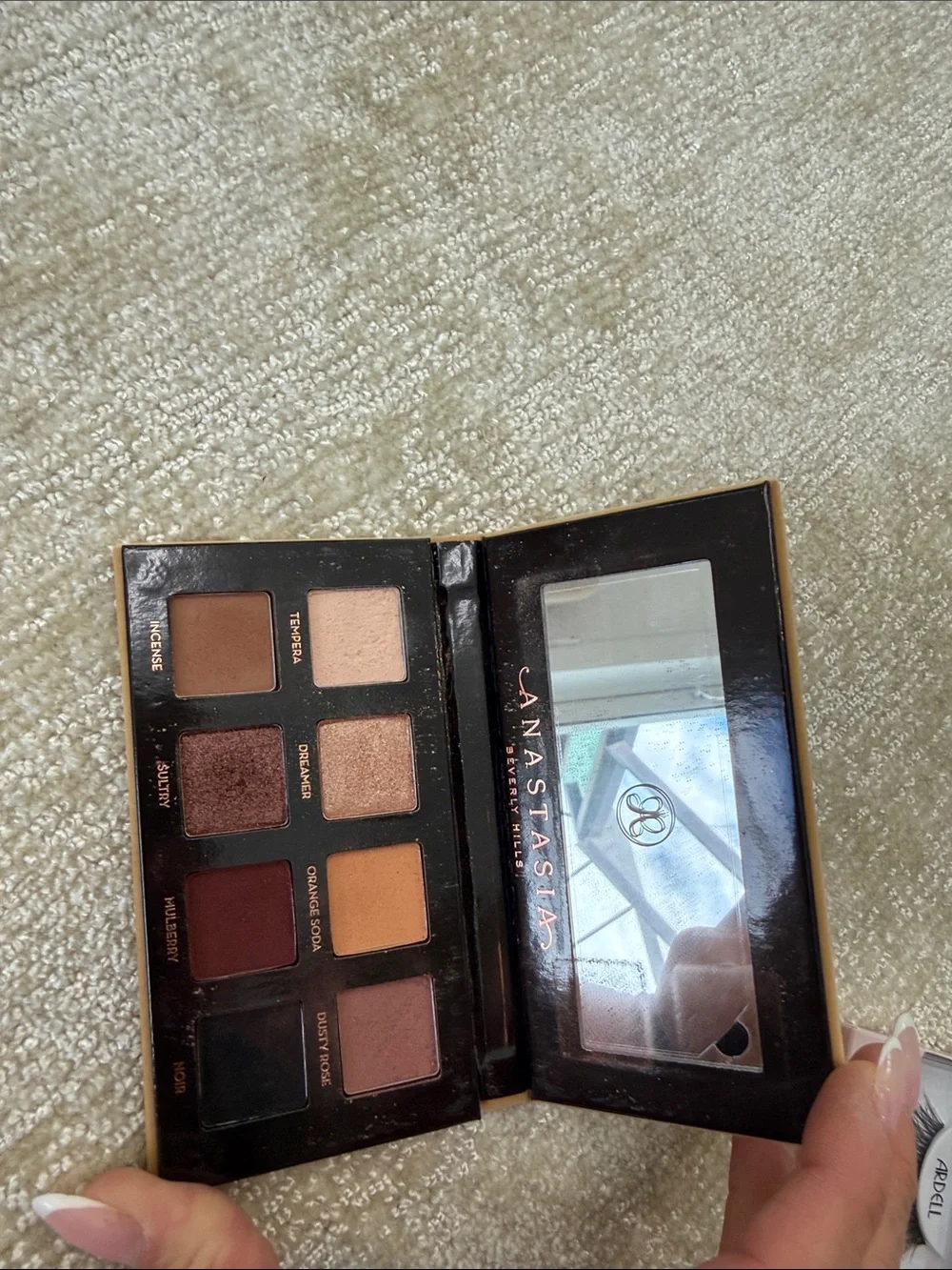 Anastasia Beverly Hills velvety eyeshadow